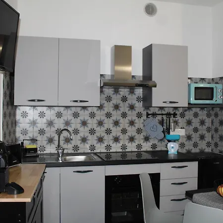 Con Posto Auto Rocca Antica Apartment *